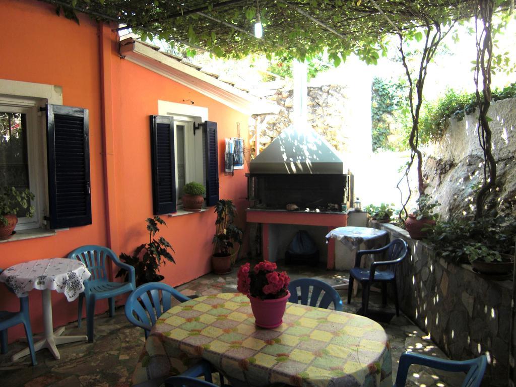 Galini Studios Sivota  Luaran gambar