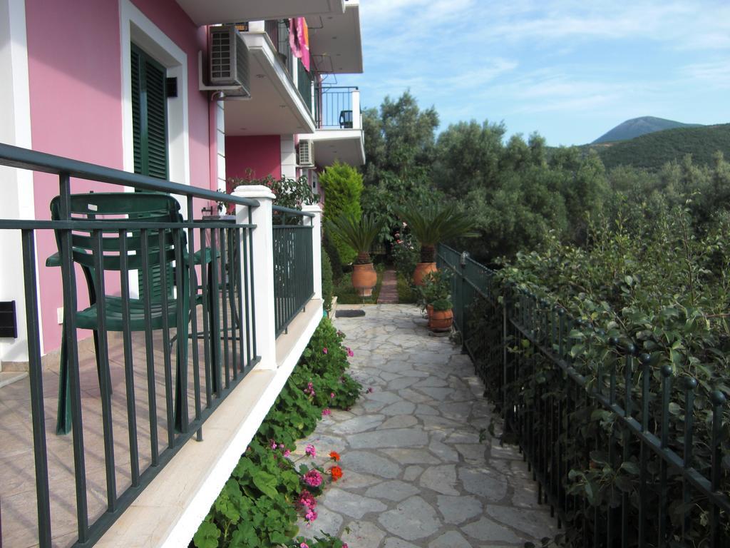 Galini Studios Sivota  Luaran gambar