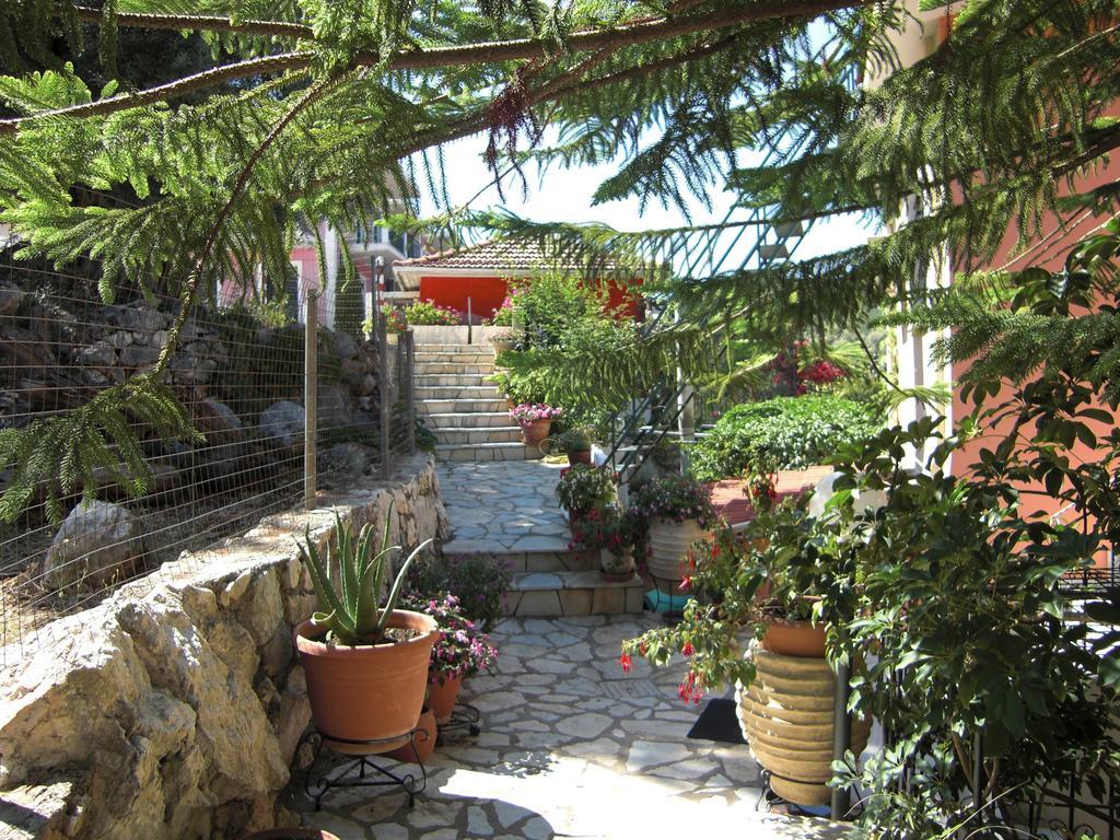 Galini Studios Sivota  Luaran gambar
