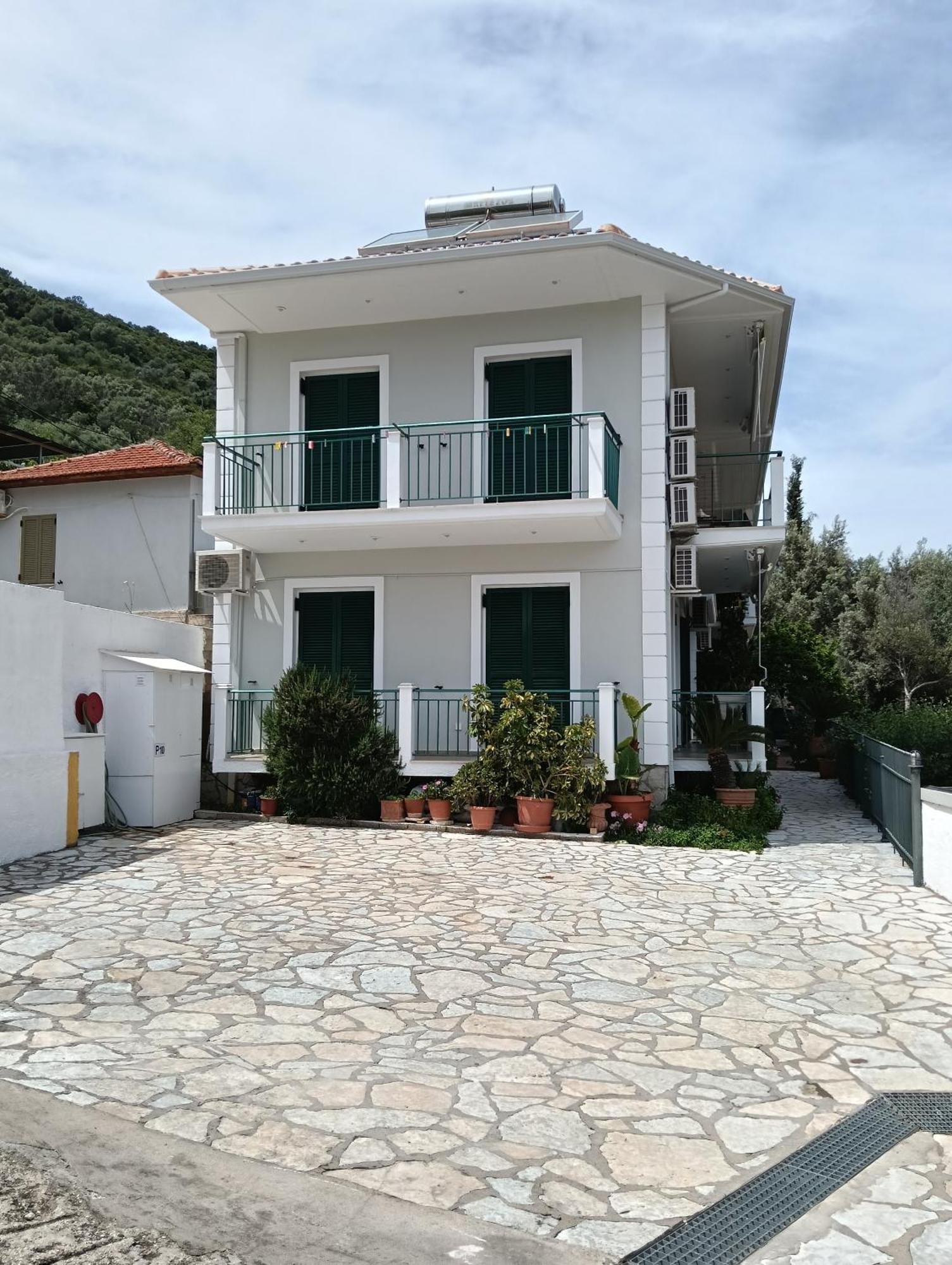 Galini Studios Sivota  Luaran gambar